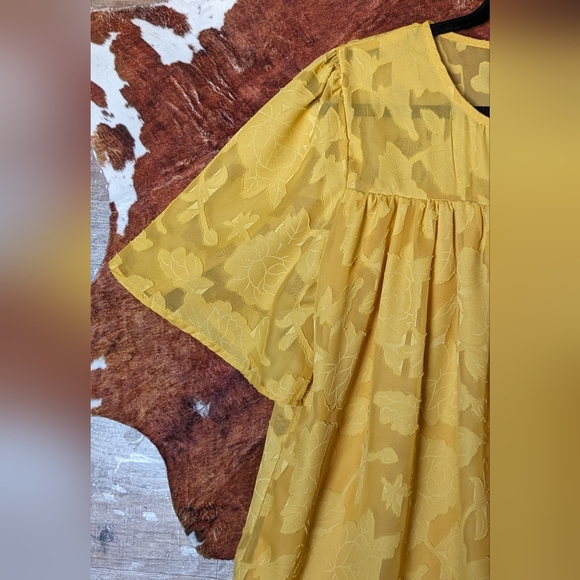 Mustard Yellow Lace With Lining Ruffled Blouse W Keyhole Opening in Back - Picture 2 of 15